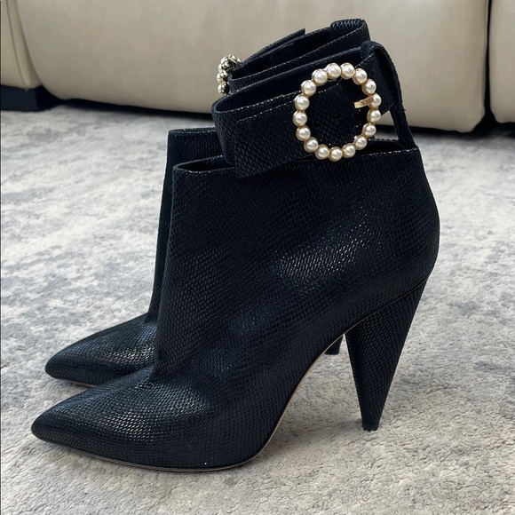 Jimmy Choo Black Embossed Leather Ankle Boots Heeled Pearl Buckle Sz 39 - Picture 2 of 13